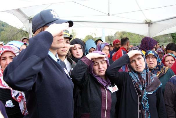 "O kadar minyondu ki kamuflaj bol geliyordu"