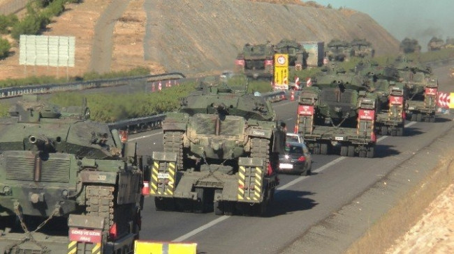 Sınıra giden tanklar Silopi'ye ulaştı
