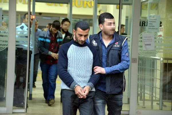 PKK'lı dağdan annesini görmeye gelince...