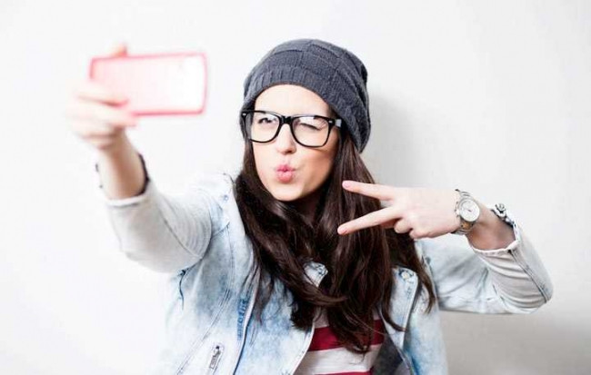 Selfie çekmek yaşlandırıyor