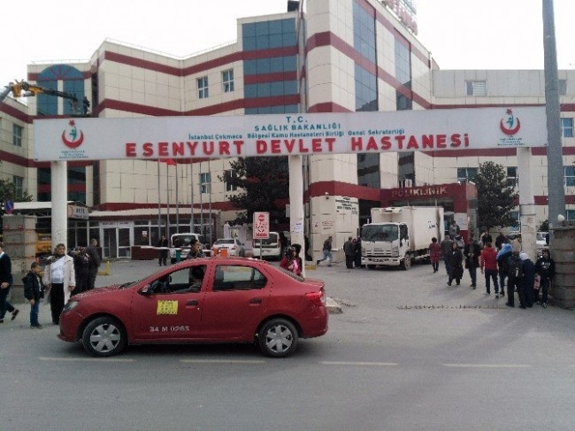 Yeni doğan bebeğini çöpe attı