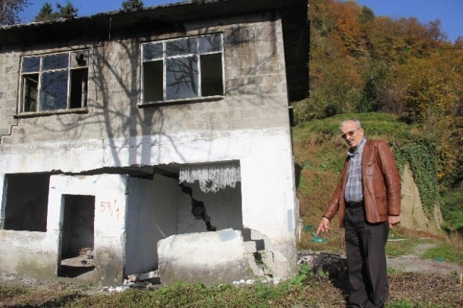 Rize'de köylüler diken üstünde !