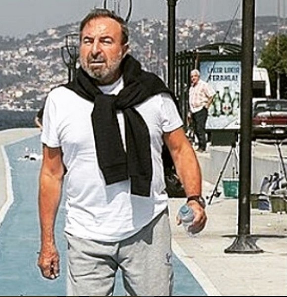 Rıza Baba fena yakalandı! Hemen onları silin