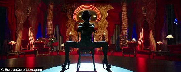 Rihanna bu sefer film için dans etti