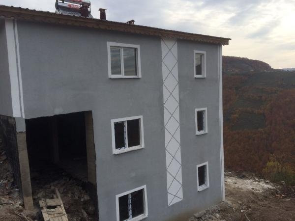 Şehidin ailesine 3 katlı ev yapıldı