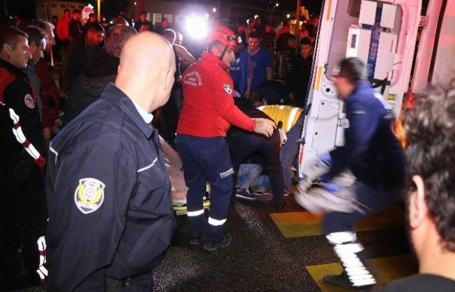 Balıkesir'de feci kaza: 2 ölü, 8 yaralı