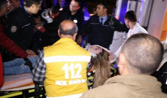 Balıkesir'de feci kaza: 2 ölü, 8 yaralı