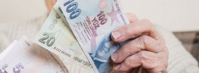 Maaşını taşıyan emekliye hangi banka ne kadar para veriyor?