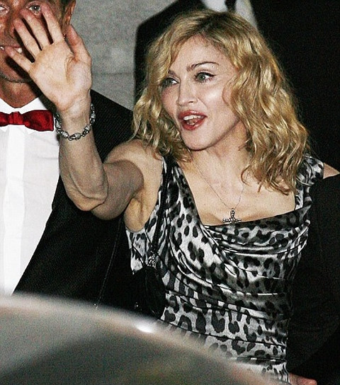Madonna'nın elleri yaşını ele verdi