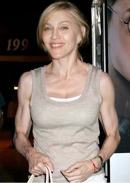 Madonna'nın elleri yaşını ele verdi