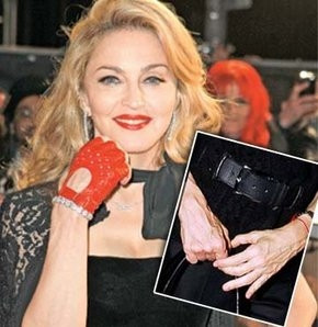 Madonna'nın elleri yaşını ele verdi