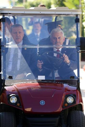 Başbakan Yıldırım'ın fotoğraf albümünden çıkanlar