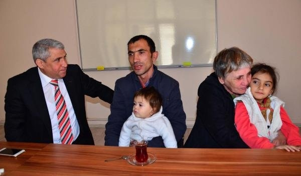 Annesine yıllar sonra kavuştu