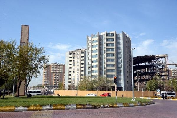 Diyarbakır'ın ikiz kuleleri tıraşlandı