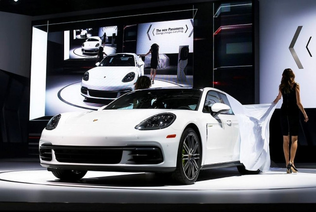 Yeni Porsche Panamera