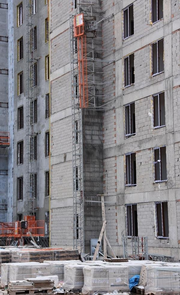 Dış cephe asansörü koptu: 2 işçi ölü