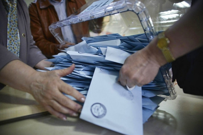 AK Parti talimatı verdi: Referanduma hazır olun
