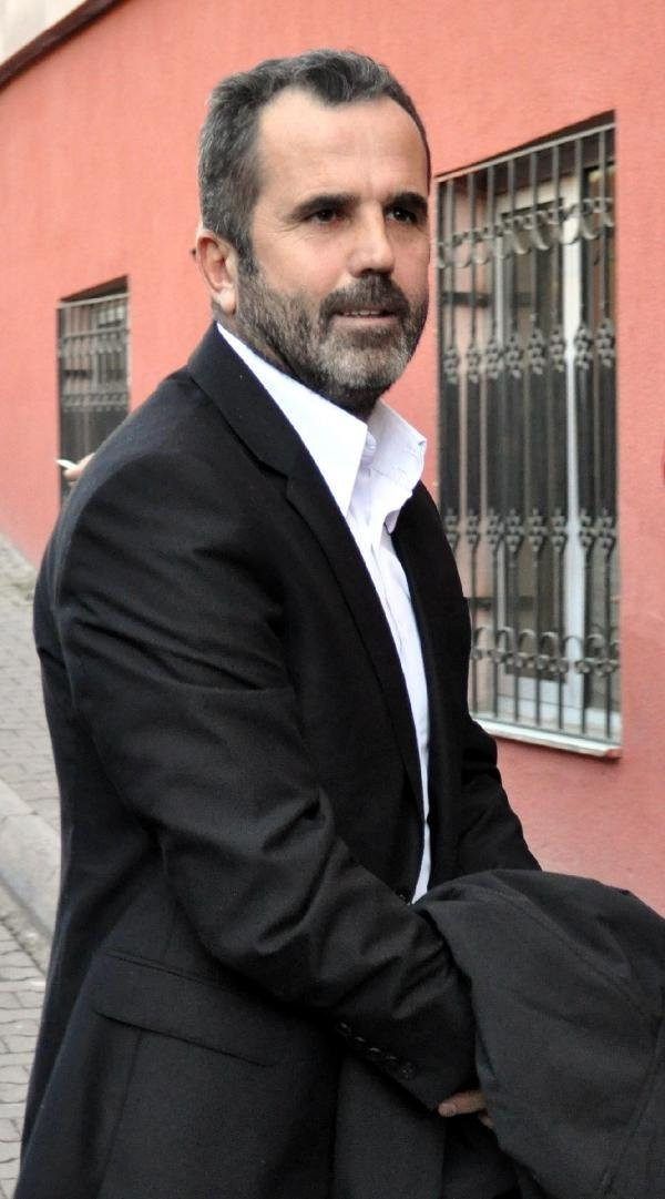 Akın Öztürk'ün emir subayı adliye sevk edilirken güldü