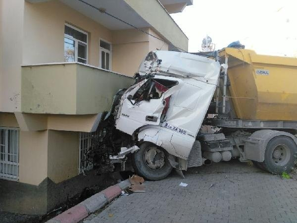 Kahramanmaraş'ta hafriyat kamyonu dehşeti