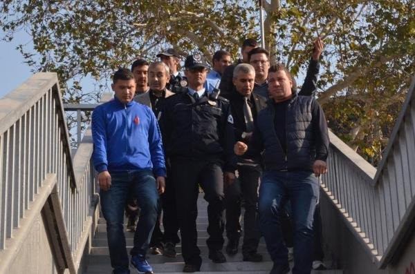 İntihara kalkışan adamı öğretmen kurtardı