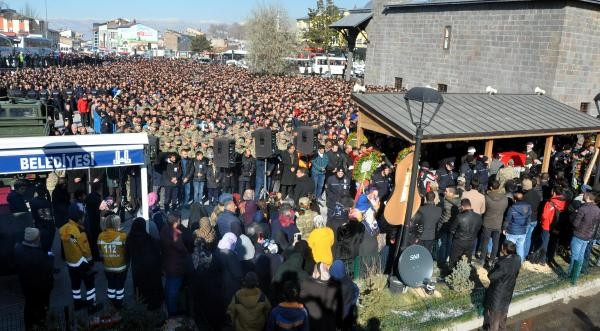 Erzurum şehidini böyle uğurladı