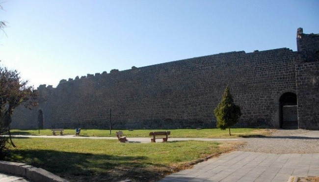 Diyarbakır Surları Çin Seddi'ni geride bıraktı