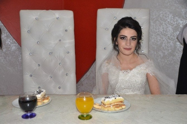 Damatsız düğün yaptı ateş püskürdü