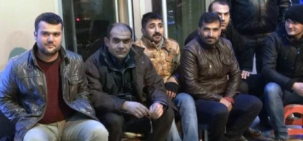 Dondurucu soğukta TOKİ kuyruğu