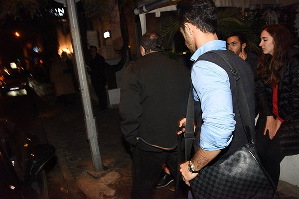 Midesine bağlı makineyle geziyor