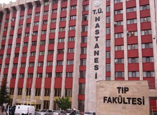Yeni doğan bebek hastane tuvaletine bırakıldı