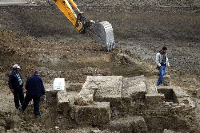 Yurt inşaatı kazısından antik mezar çıktı