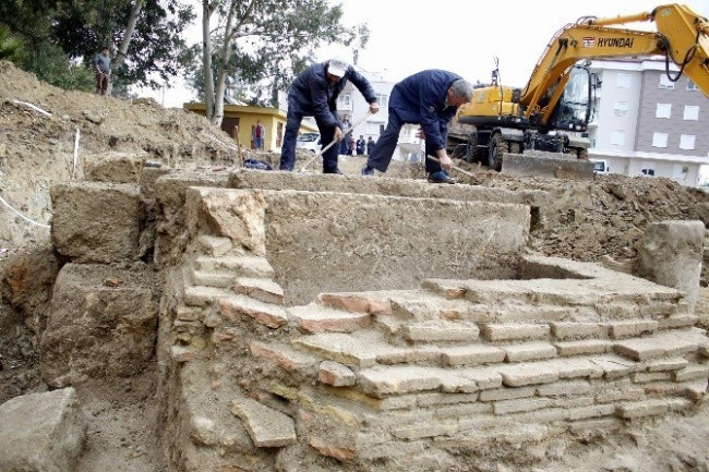Yurt inşaatı kazısından antik mezar çıktı