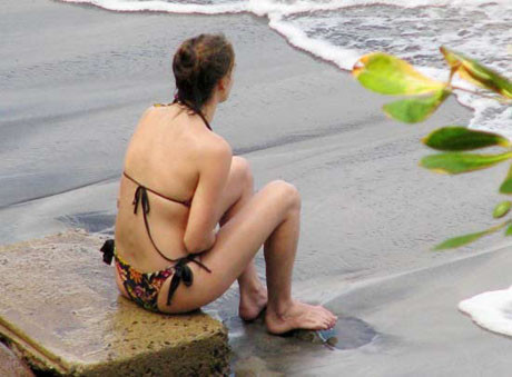 Sevgili farklı, bikini aynı!