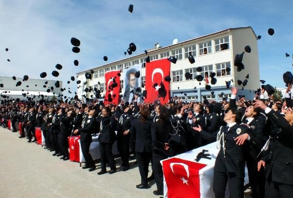 Türkiye'de 9 bin 213 polis yemin etti - Resim: 1