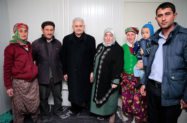 Başbakan'a hediye ettiler, uçakta besledi