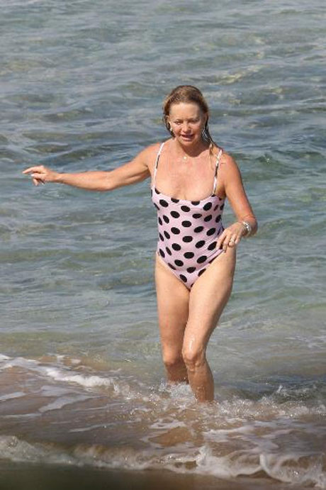 Goldie Hawn plajda
