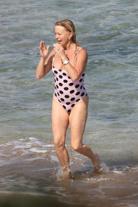 Goldie Hawn plajda