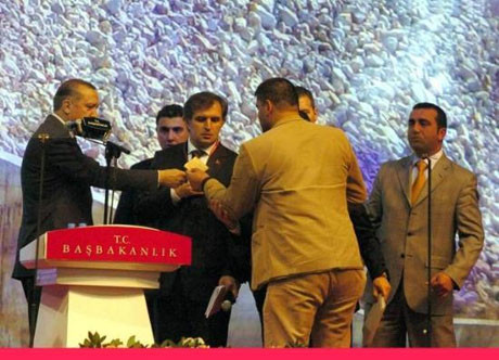 Başbakandan iş istedi