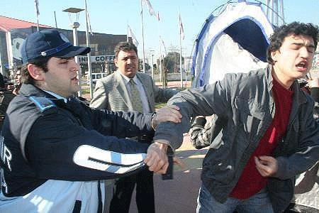 Doğalgaz protestosuna dayak !
