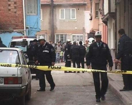 Çatışmaya giren oğluna siper oldu