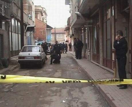 Çatışmaya giren oğluna siper oldu