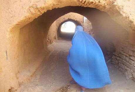 Karelerle Afganistan