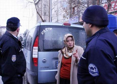 Türbanlı sarhoş sürücü!