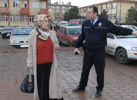 Türbanlı sarhoş sürücü!