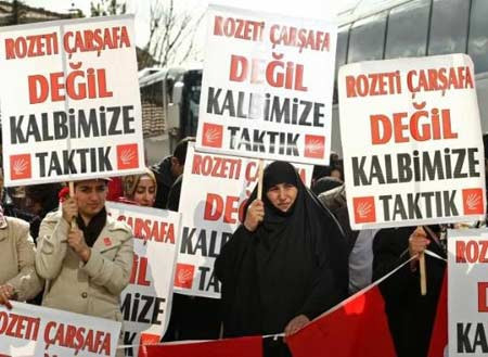 Çarşaflılardan CHP mitingi
