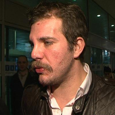 Tolga Karel dayak yedi !