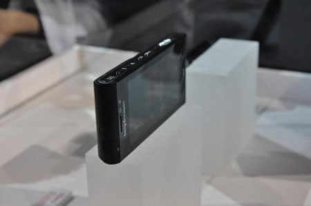 12 MP kameralı cep telefonu