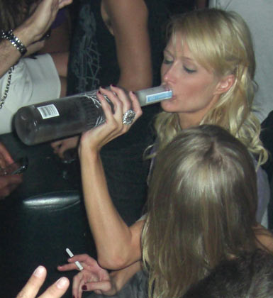 Paris Hilton gündemden düşmüyor