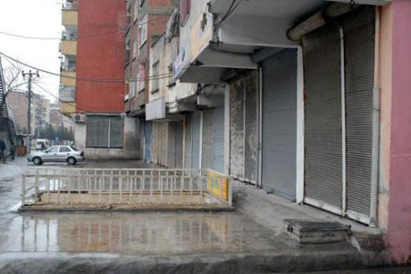 Diyarbakırda esnaf dükkanını açmadı