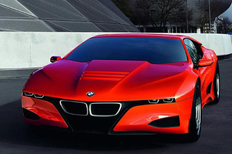 BMW M1 baş döndürüyor
